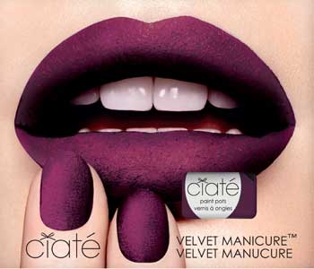 Velvet-Manicure-Berry-Ponch